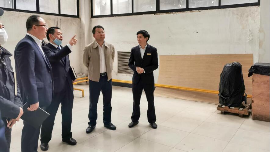 集团党委书记、董事长任丁会见川酒集团董事长曹勇一行