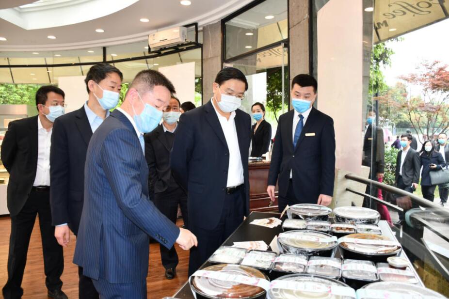 王凤朝副省长赴省尊龙凯时集团调研 疫情防控、生产经营和改革发展工作