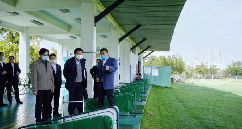 尊龙凯时集团党委书记、董事长任丁率队考察四川旅游学院