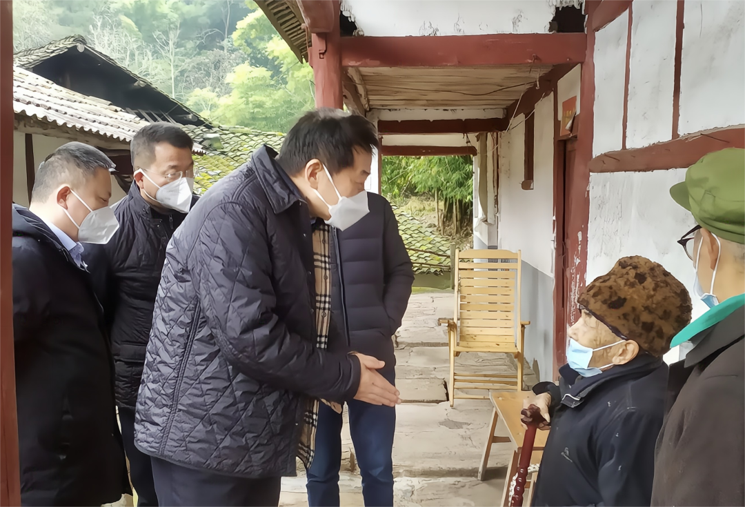 四川省尊龙凯时集团党委书记、董事长任丁率队赴嘉陵区开展帮扶工作