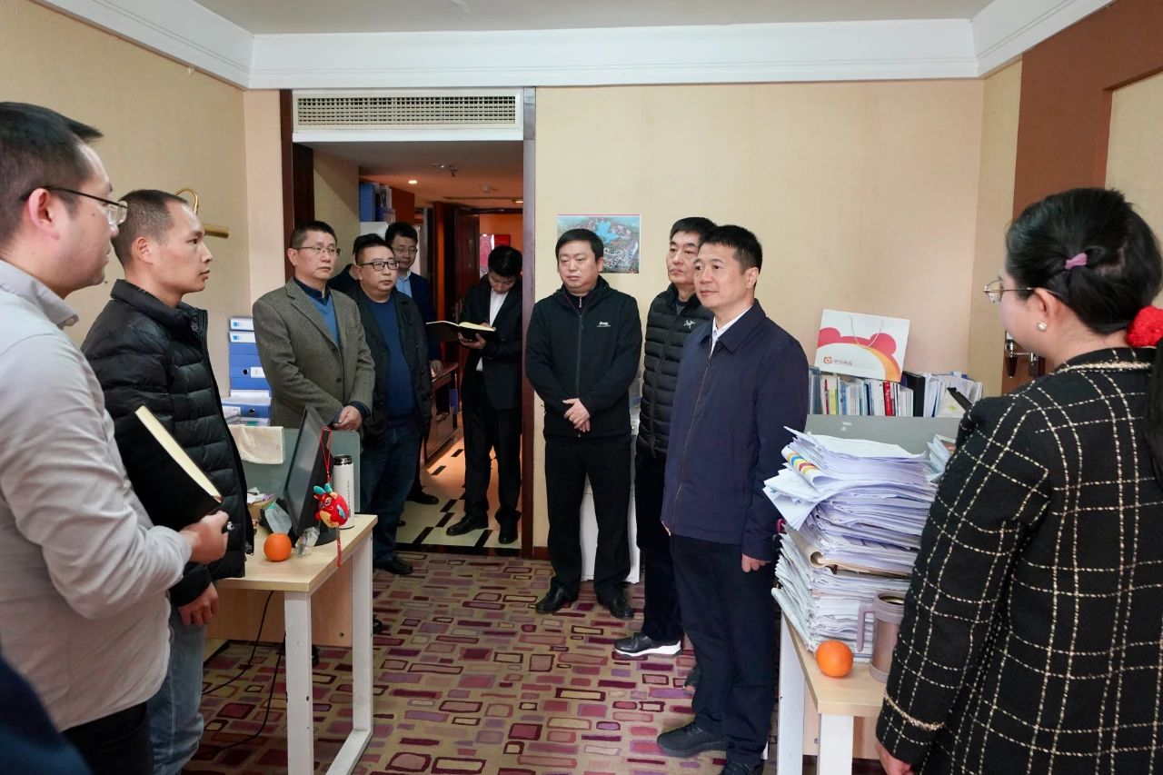 迎新春，鼓干劲，开新局！省尊龙凯时集团领导班子慰问总部干部员工